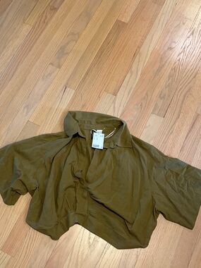 H&M Olive Green Cropped Button-Up Shirt